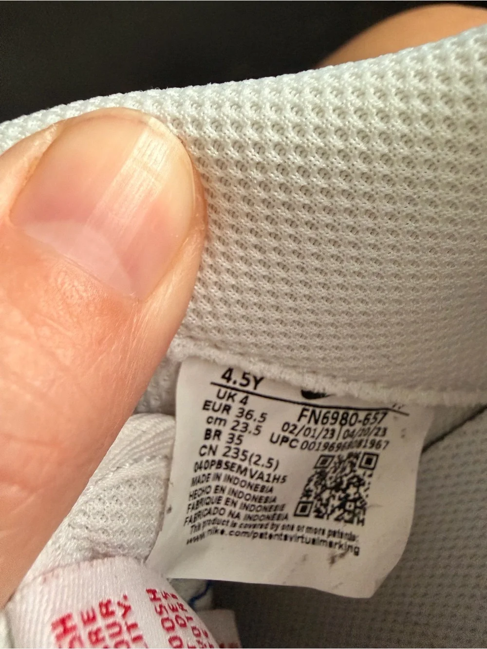 Nike Low-Top Sneakers in Light Blue, Navy and White